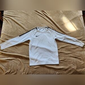 Nike fleece lined youth size medium long sleeve shirt